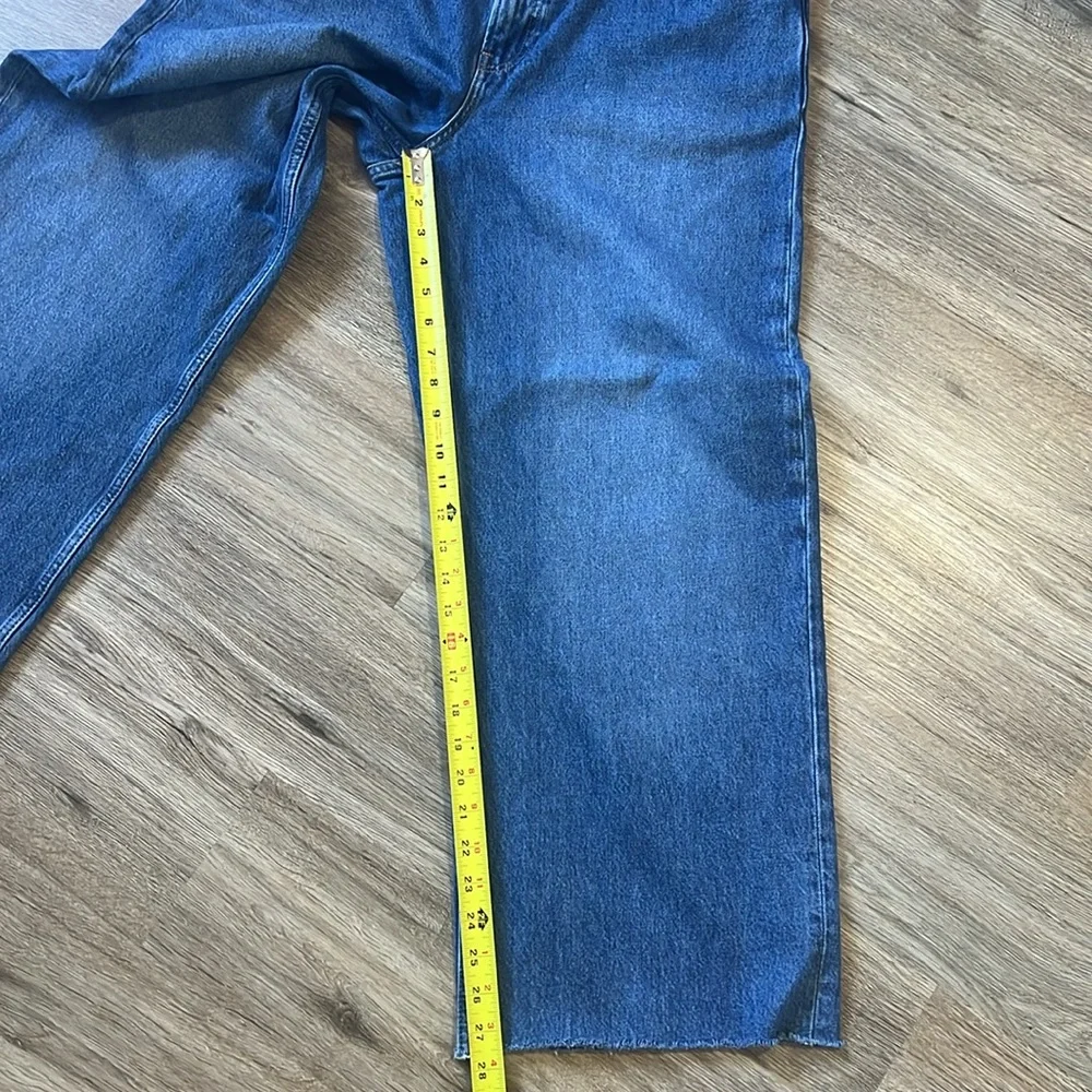 GAP low rise stride crop jeans raw hem Size 33